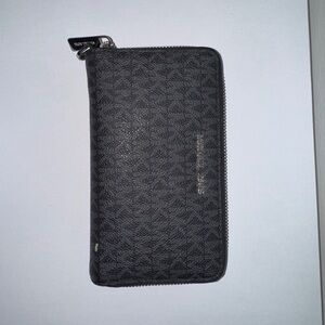 Michael Kors Textured Black Zip Wallet